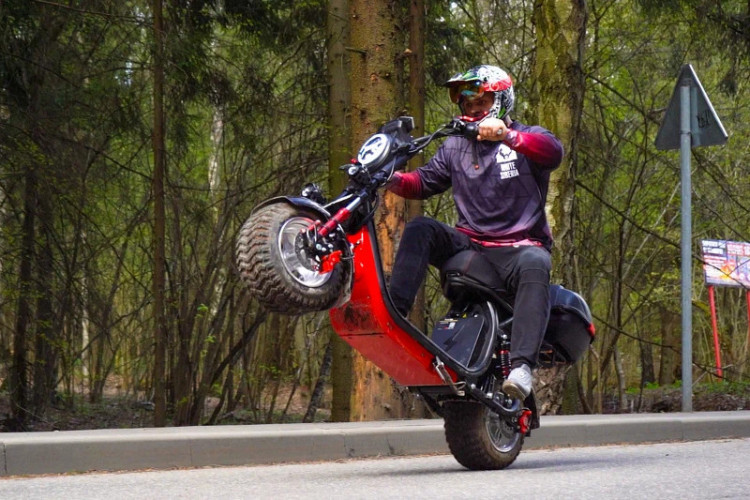 Электроскутер WHITE SIBERIA PRO 2500W в Казани